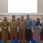 Penyerahan BLTS Kesra untuk warga di Gorontalo