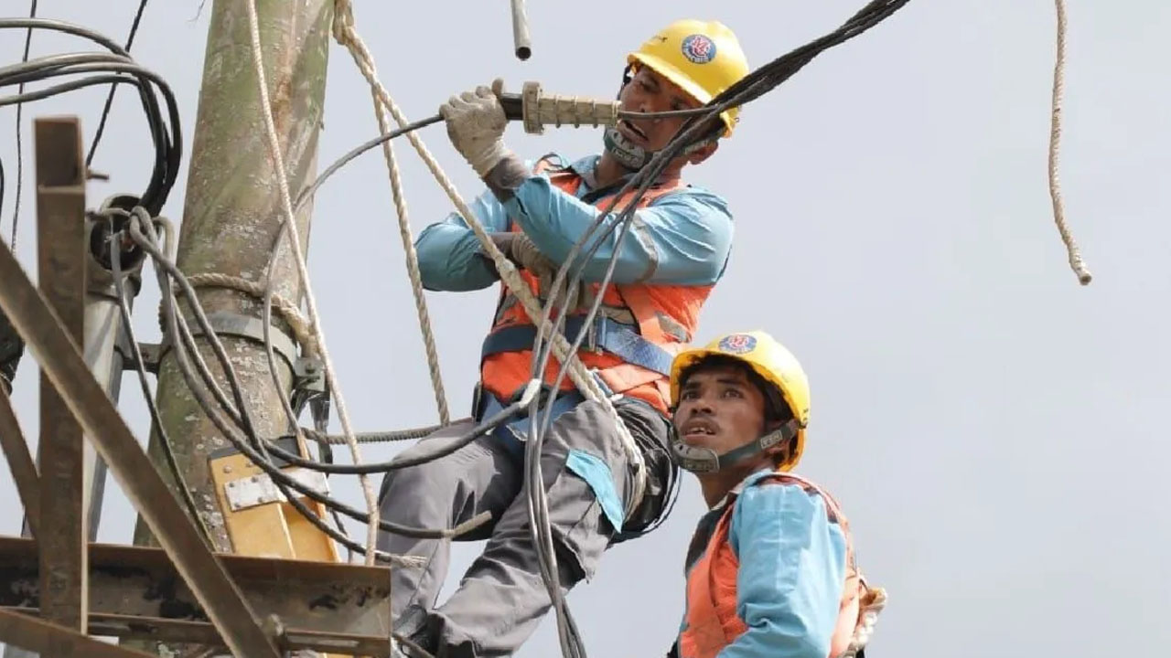 PLN Sumut Sukses Pulihkan Sistem Kelistrikan di Sibolga Pasca-Banjir, Layanan Normal 100%